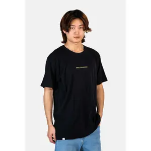 Camiseta Reell Reell x Vliegwerk Tattoo Club image-1