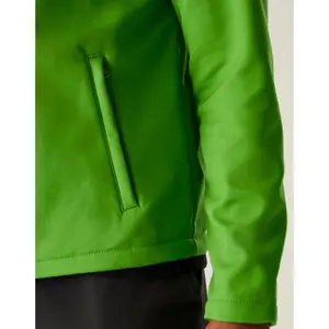 Kurtka softshell do druku Regatta Ablaze image-4