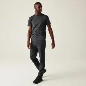 Pantalones de senderismo Regatta Highton II image-1