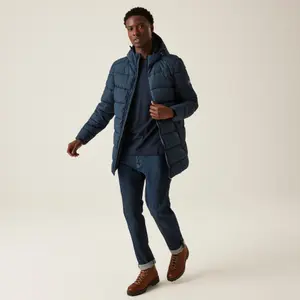 Plumífero con capucha Regatta Lakiver image-1