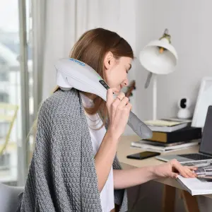 Masajeador eléctrico portátil para espalda y cuello Renpho image-2