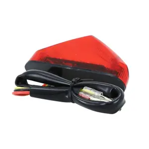 Feu arrière triangle Replay image-2