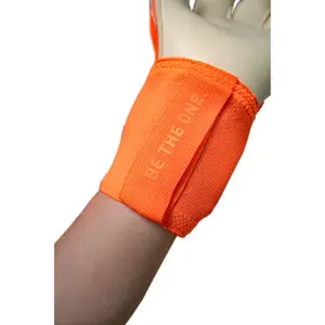 Goalkeeper gloves Reusch Attrakt Gold X Evolution Dominik Livakovic Coupe du Monde 2026 image-4