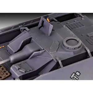 Model Revell World of Tanks Sturmgeschütz IV 1/72 image-2