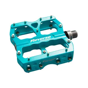 Ett par plattpedaler Reverse Components Escape