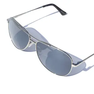 Lunettes de soleil femme Revo Relay image-2