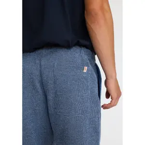 Short Revolution Casual image-3
