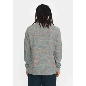 Sweater Revolution image-2