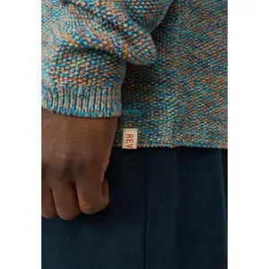 Sweater Revolution image-3