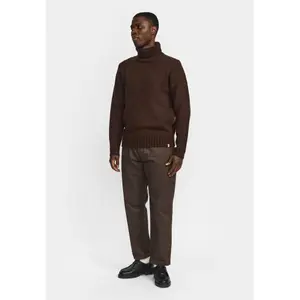 Sweater Revolution image-1