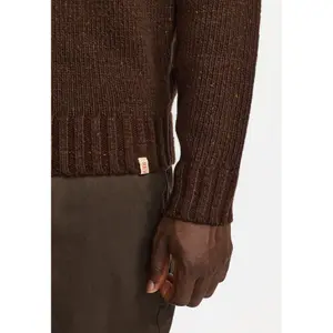 Sweater Revolution image-5