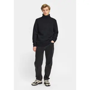 High-neck sweater Revolution image-1