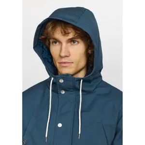 Parka Revolution image-5