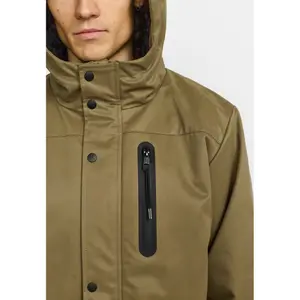 Parka Revolution image-4