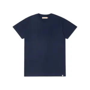 Camiseta con nuestra marca r en el pecho Revolution image-0