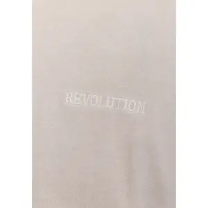 Aplicação de t-shirt Revolution image-2