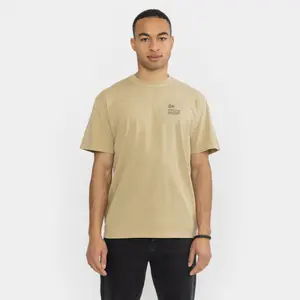 T-shirt larga Revolution image-1