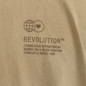 T-shirt larga Revolution image-4
