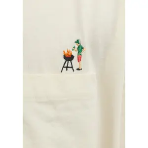 T-Shirt mit Tasche, klassische Passform Revolution Application image-1