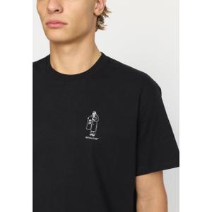 T-shirt Revolution Application image-3