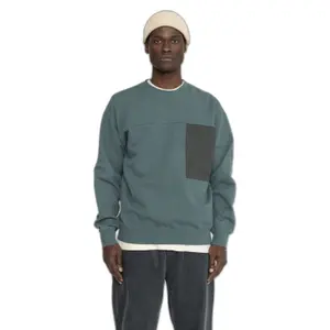 Sweatshirt col rond coupe ample avec poche poitrine Revolution image-2