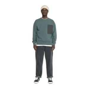 Sweatshirt col rond coupe ample avec poche poitrine Revolution image-1