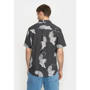 Cuban shirt Revolution image-1