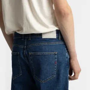 Relaxed fit jeans van stretch organisch katoen Revolution image-4