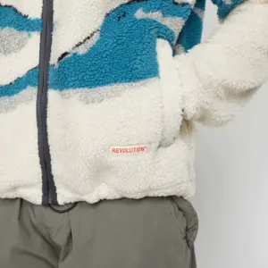 Fleece Revolution Printed image-4