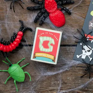 Vampyrtänder som lyser i mörkret Rex London image-2