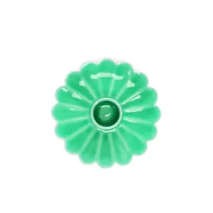 Portavelas de flor plano en esmaltado Rex London image-3