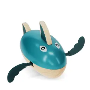Wooden wind-up shark bath toy Rex London image-1