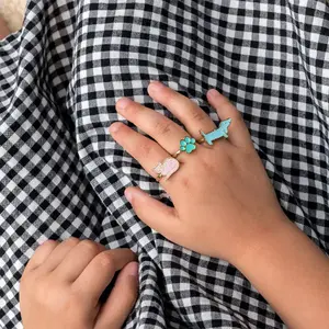 Błyszczący pierścionek na karcie z psem dla dziecka Rex London (x3) image-2