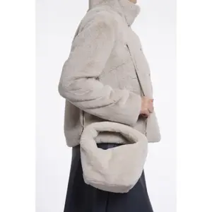 Umhängetasche aus Kunstfell Damen Rino & Pelle Cheryl image-3