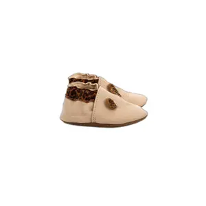 1215940-10-0-116-chaussons-bebe-garcon-robeez-leo-miror-camel-clair