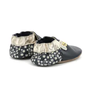 Girl's slippers Robeez Leaf Season image-0