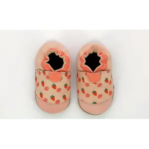 Baby girl slippers Robeez Sweet image-4
