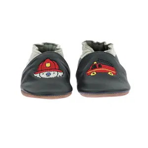 Skórzane kapcie dla chłopca Robeez Badge Fire image-3