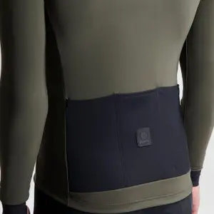 dzseki Rogelli Signature image-4