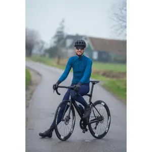 dzseki Rogelli Signature image-4