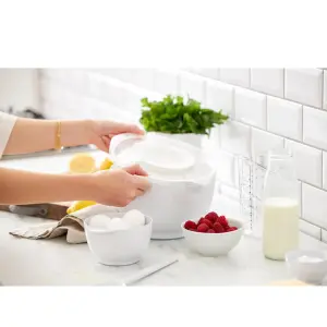 Set de boles con tapa y batidor Rosti New Margrethe image-2