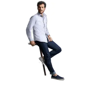Long-sleeved shirt, tailored Russell image-1