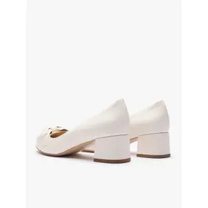 Leather court shoes with bow for women Ryłko Joan image-2