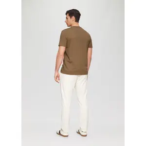 T-shirt από υλικό flames textured με εκτυπωμένο λογότυπο s.Oliver image-4