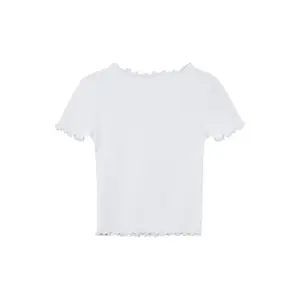 T-shirt κοντό με κυματιστή βάση, εφαρμογή Slim Fit για κορίτσι s.Oliver image-1