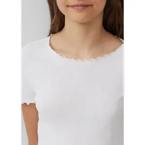 T-shirt κοντό με κυματιστή βάση, εφαρμογή Slim Fit για κορίτσι s.Oliver image-5
