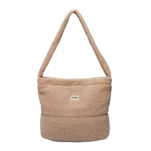 Women's Plush Cozy Shoulder Bag with Magnetic Closure s.Oliver image-2