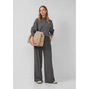 Women's Plush Cozy Shoulder Bag with Magnetic Closure s.Oliver image-4