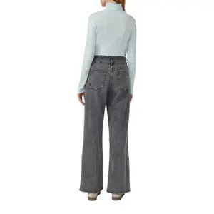 Γυναικείο Slim Fit μπλουζάκι με ψηλό γιακά s.Oliver image-5