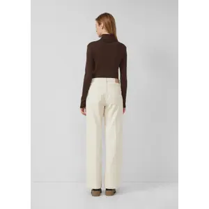 Γυναικείο Slim Fit μπλουζάκι με ψηλό γιακά s.Oliver image-4